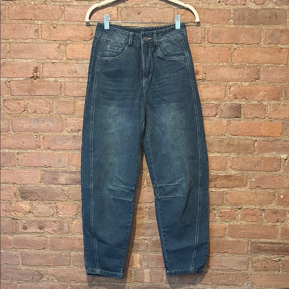 NWOT Amazon Mid-Rise Barrel Leg Jeans - Picture 3 of 8
